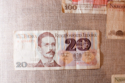 🇵🇱 Banknot 20 Złotych (1982 r.): Pamiątka z Epoki PRL – Romuald Traugutt